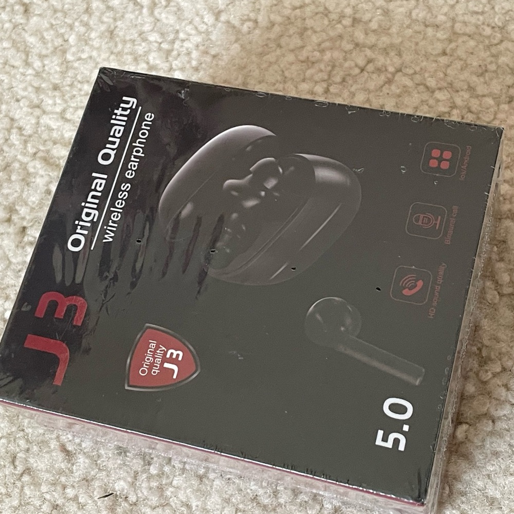 Wireless Bluetooth headphones